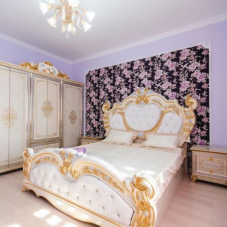 Razmestim В Жк Шахристан На 15 Этаже Almatı Dış mekan fotoğraf